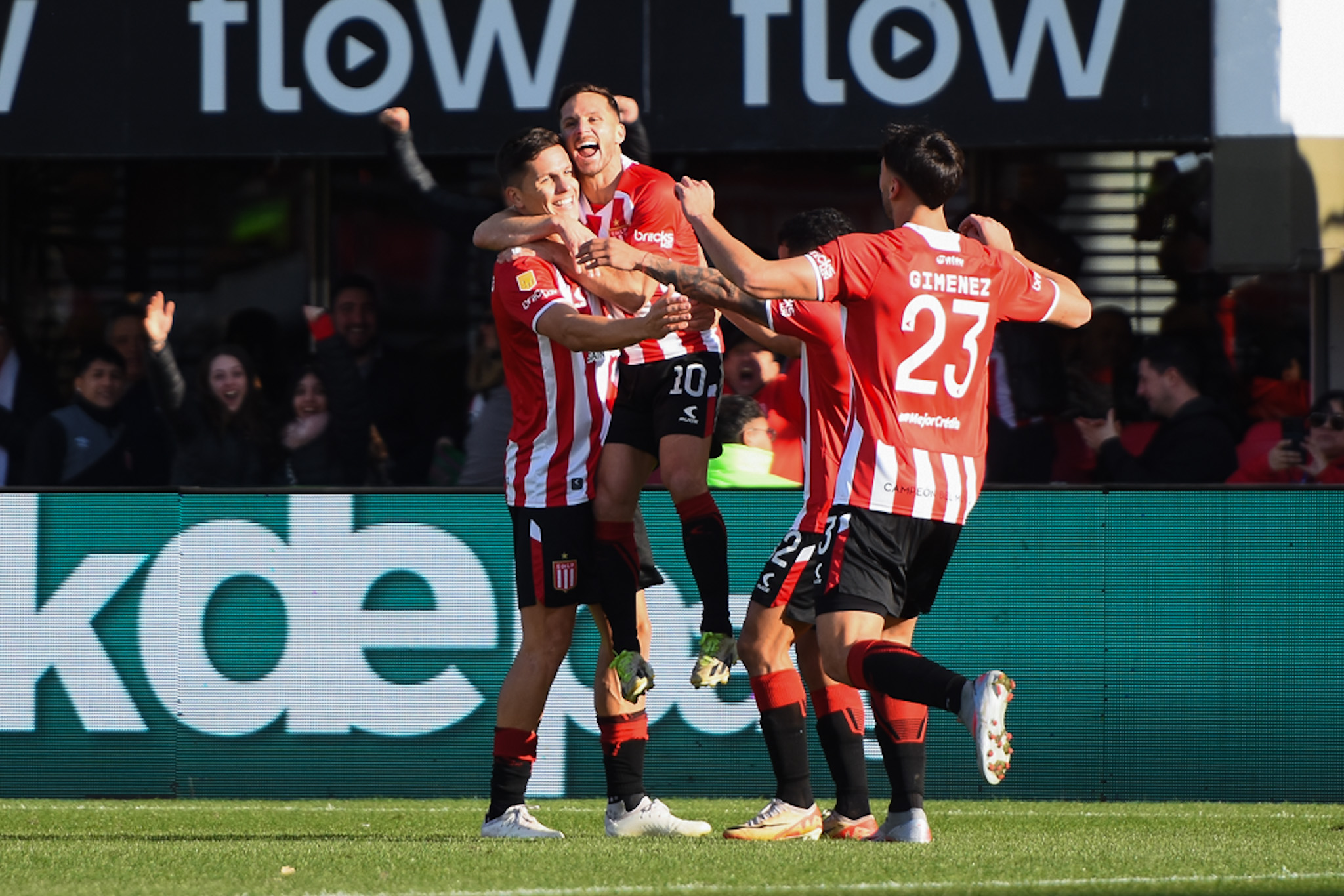 Tarde de clásico: Estudiantes de La Plata goleó a Gimnasia en UNO