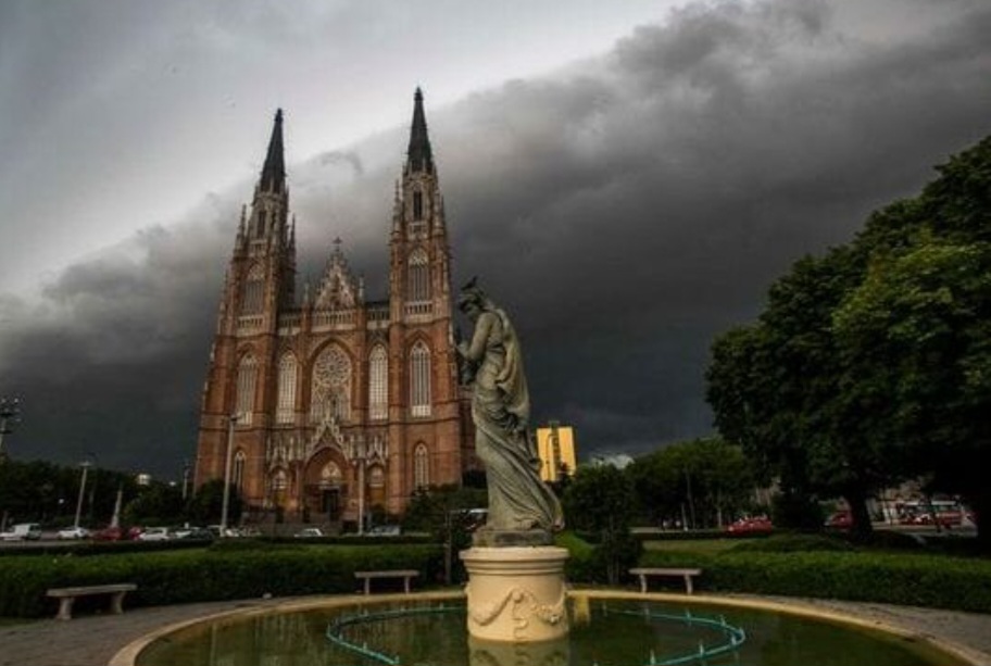 Tormenta de Santa Rosa: hay alerta amarilla en la ciudad