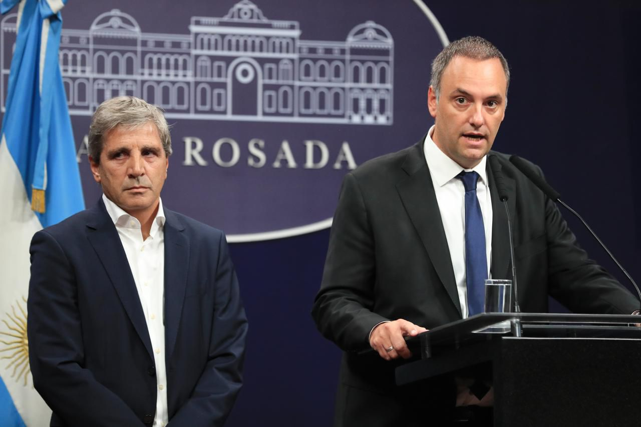 El Gobierno anunció una baja de las retenciones a los principales cultivos y la eliminación de las retenciones a las economías regionales