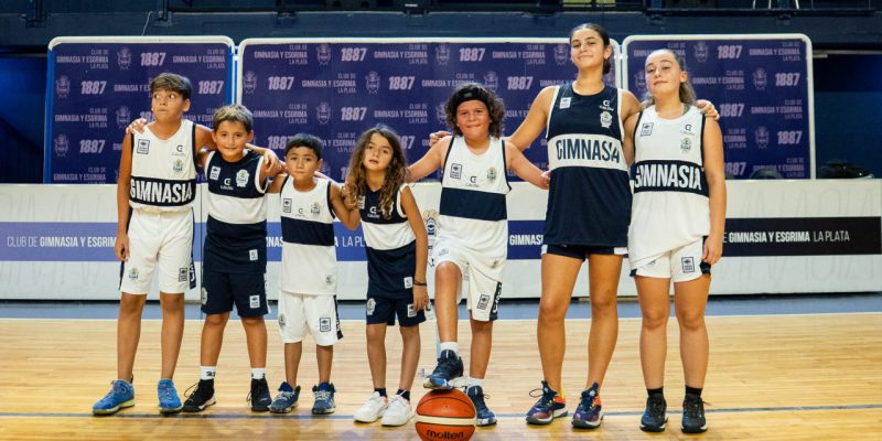 Reabre la Escuela Formativa de Básquet para niños y niñas en el Polideportivo Víctor Nethol