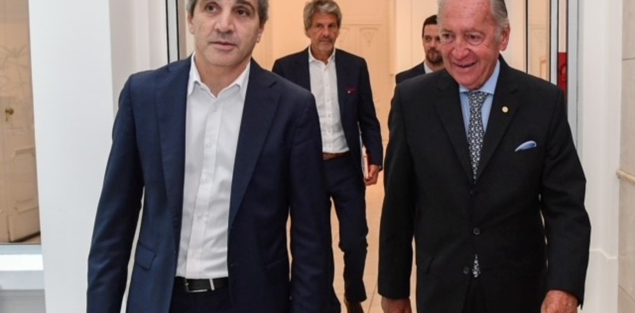 Luis Caputo se reunió con empresarios de la UIA: preocupaciones y pedidos del sector industrial