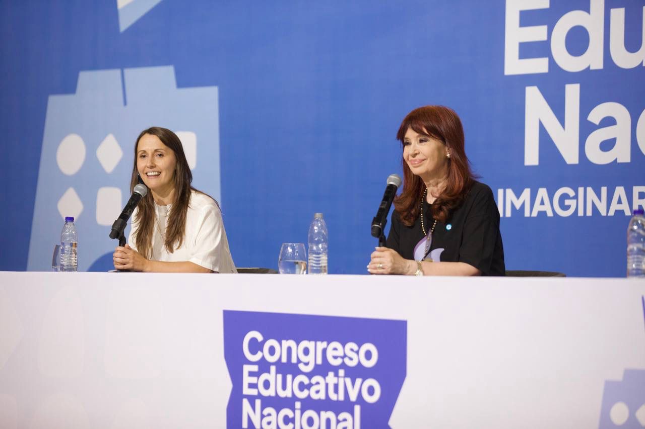 Cristina Fernández de Kirchner en el Congreso Educativo Nacional: Propuestas y Críticas
