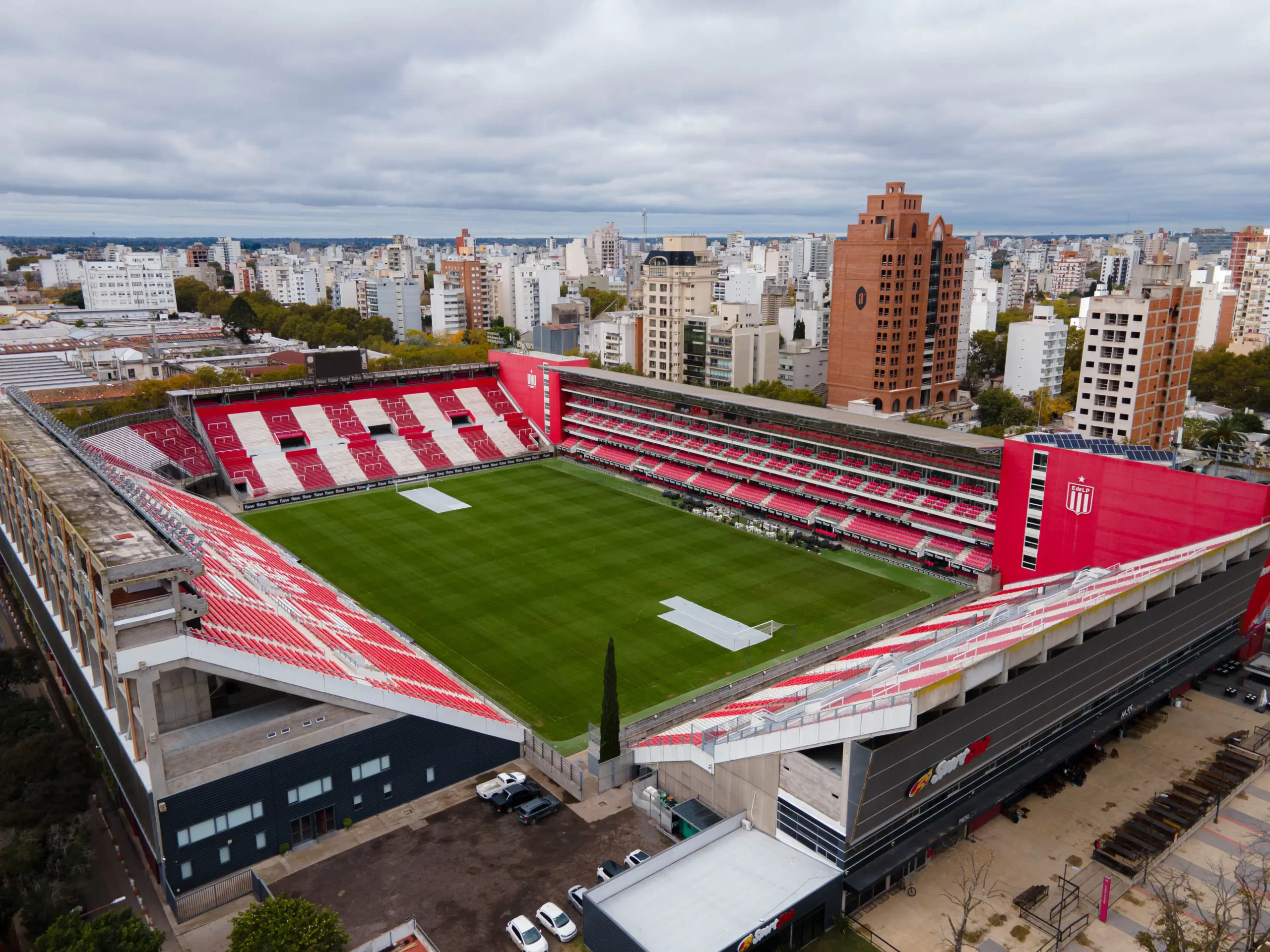 Estudiantes rescató un empate ante Newell’s y sigue en la pelea