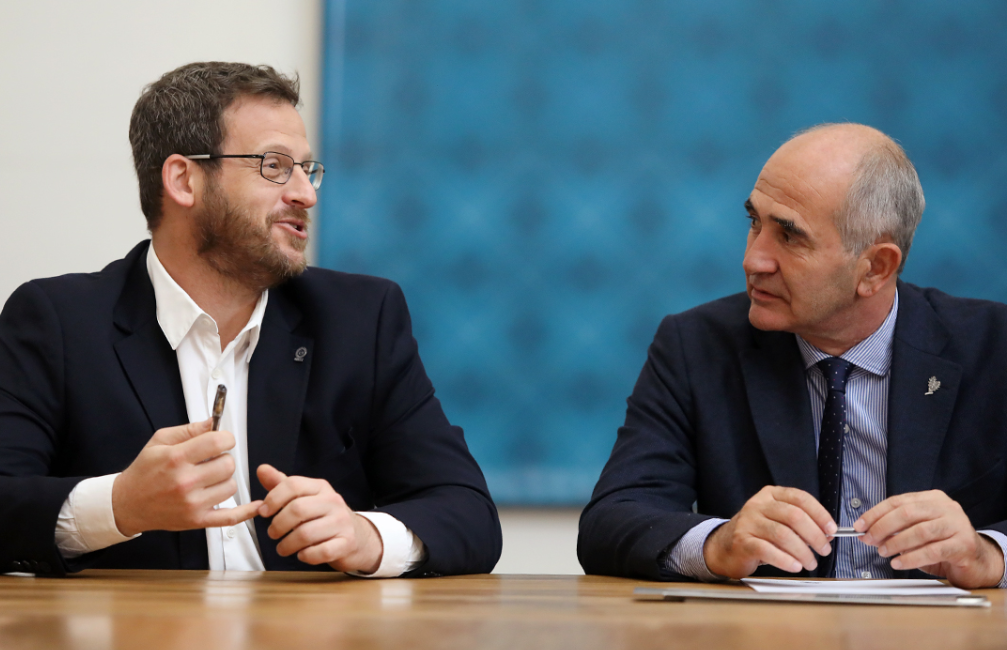 Convenio entre la UNLP y la UNPAZ para fortalecer el derecho a la identidad