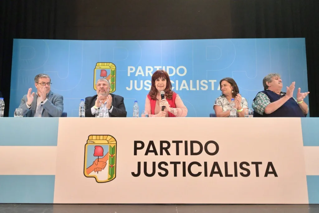 CFK reúne al Consejo del PJ con la mira puesta en el desdoblamiento bonaerense