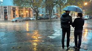 Atención vecinos: La Plata en alerta naranja por tormentas — se esperan lluvias intensas, ráfagas de hasta 90 km/h y posible caída de granizo