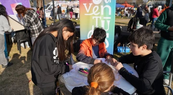 Melchor Romero celebró su 141° aniversario con una jornada cargada de servicios públicos, cultura popular y participación vecinal