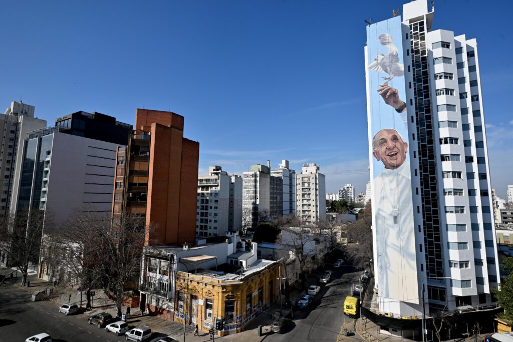 La Plata inaugura el mural más grande del mundo en homenaje al Papa Francisco