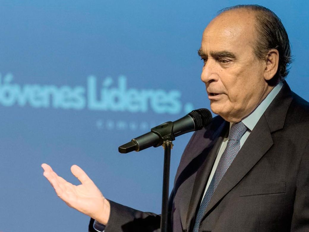 Antes de la sesión, el Gobierno advierte que no podrá aplicar las leyes si la oposición revierte los vetos