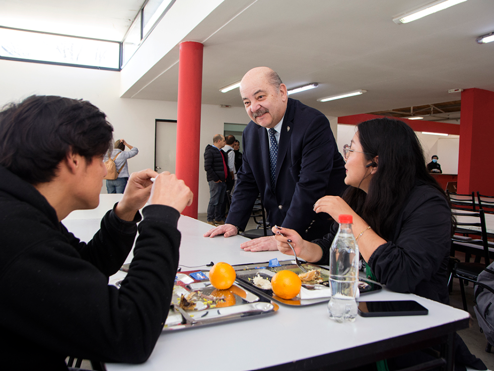 Tauber recorrió las obras de ampliación del Comedor Universitario