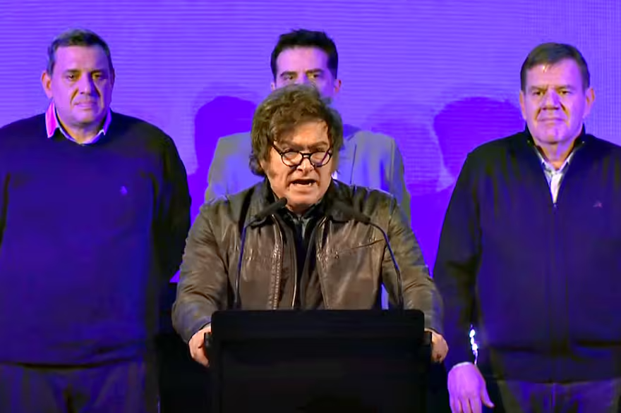 Milei lanzó la campaña bonaerense: llamó a “ponerle un freno a Kicillof” y reivindicó la consigna “Kirchnerismo Nunca Más”