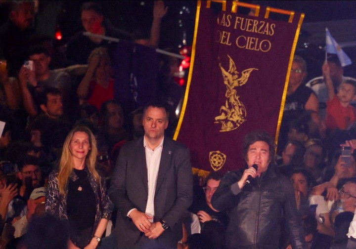 Milei lanza su campaña en Córdoba y desmiente los audios de Spagnuolo: “Son generados por inteligencia artificial”