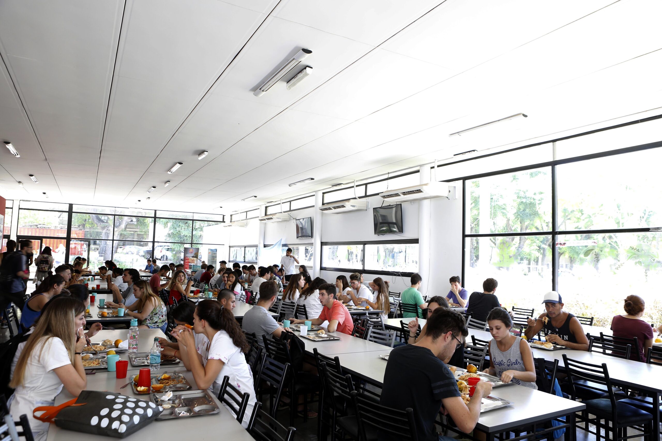 Comedor universitario: se amplía la oferta con turno noche y menú vegetariano