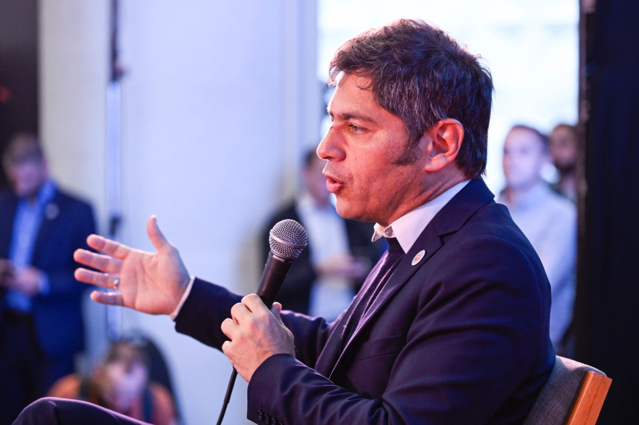 Kicillof reunió a intendentes y dirigentes para fortalecer la campaña de Fuerza Patria en Buenos Aires