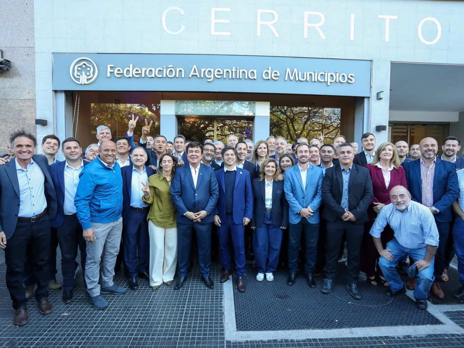 MÁS DE 500 INTENDENTES E INTENDENTAS VUELVEN A EXIGIR AL GOBIERNO NACIONAL UN CAMBIO DE RUMBO ECONÓMICO Y SOCIAL PARA LA ARGENTINA