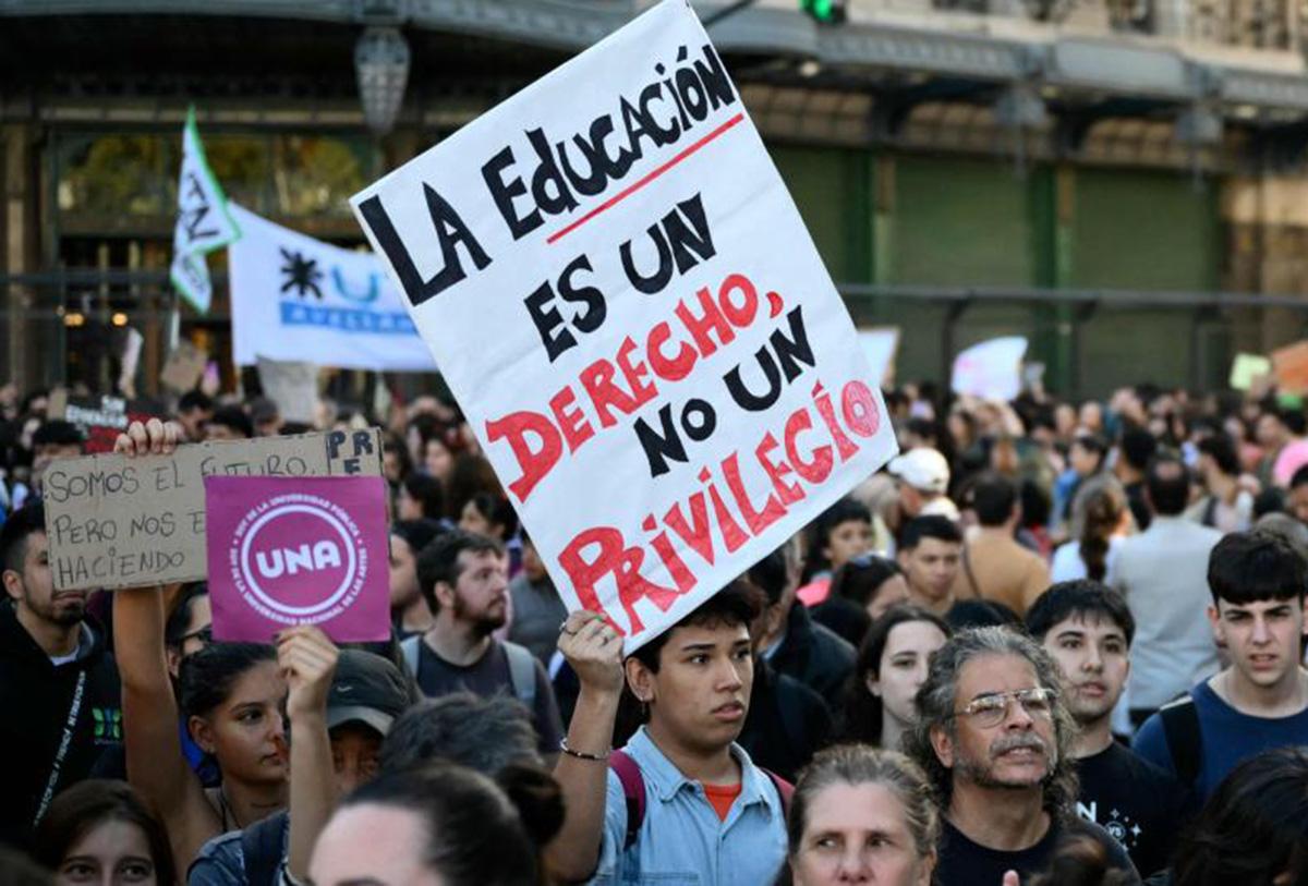 La universidad resiste: miles marchan contra el veto y por el derecho a estudiar