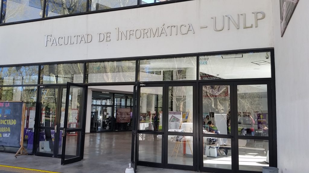 Más del 80% desaprobó un examen clave y crece la preocupación en la Facultad de Informática de la UNLP