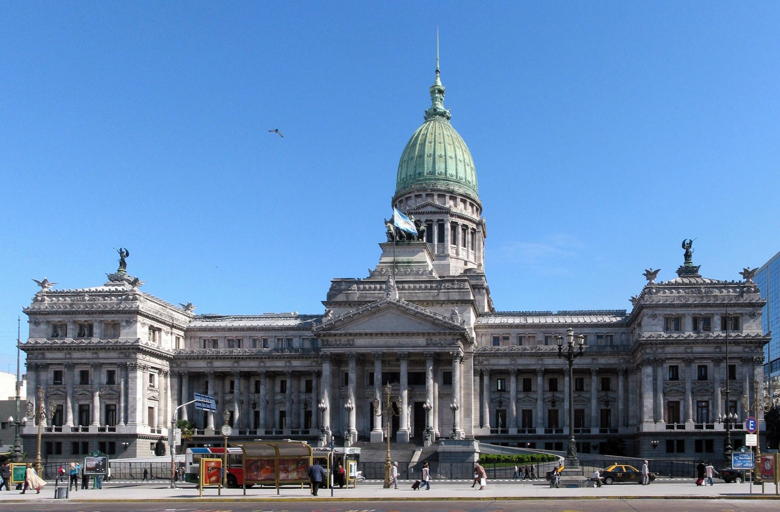 Olivos acelera en el Congreso: acuerdos, internas y un final abierto