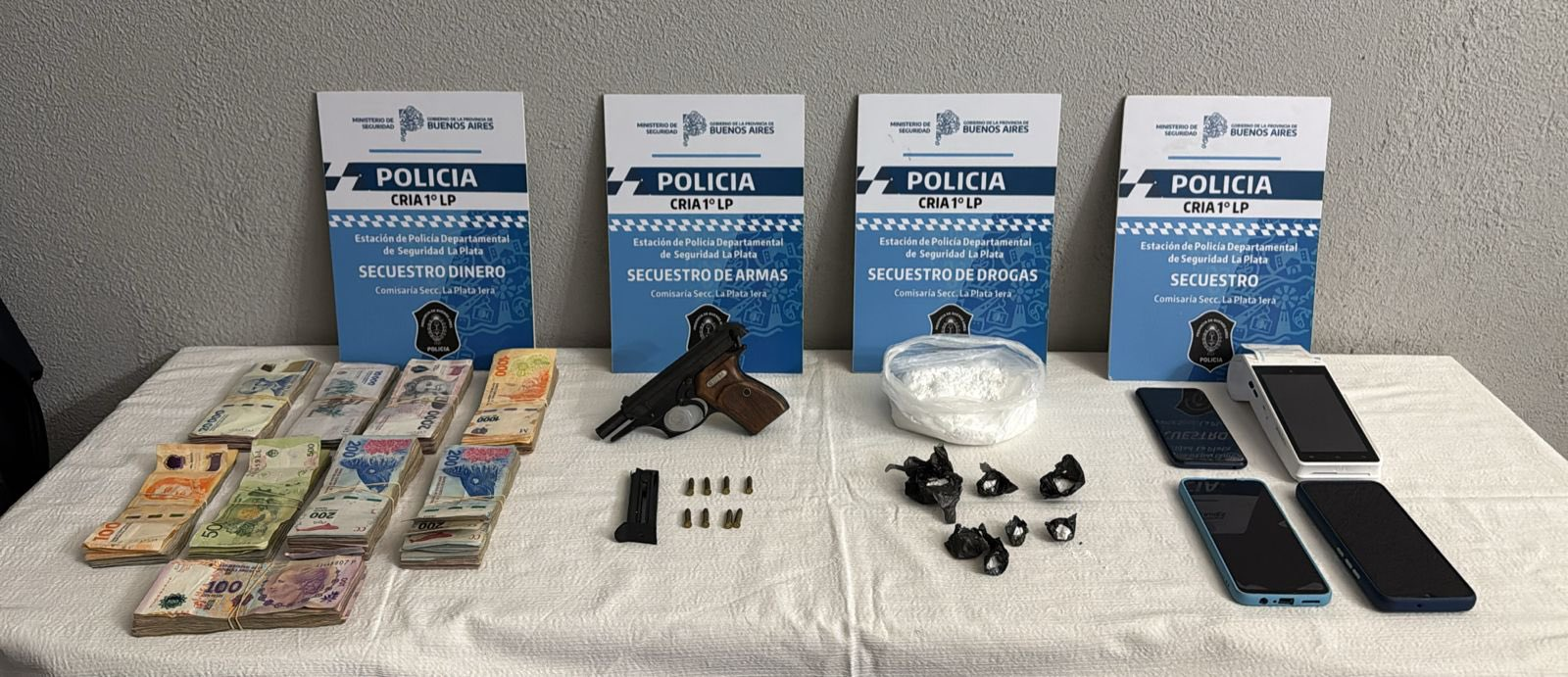 Allanamientos por narcotráfico en La Plata y Berisso: secuestran cocaína, dinero y un arma en una investigación en curso