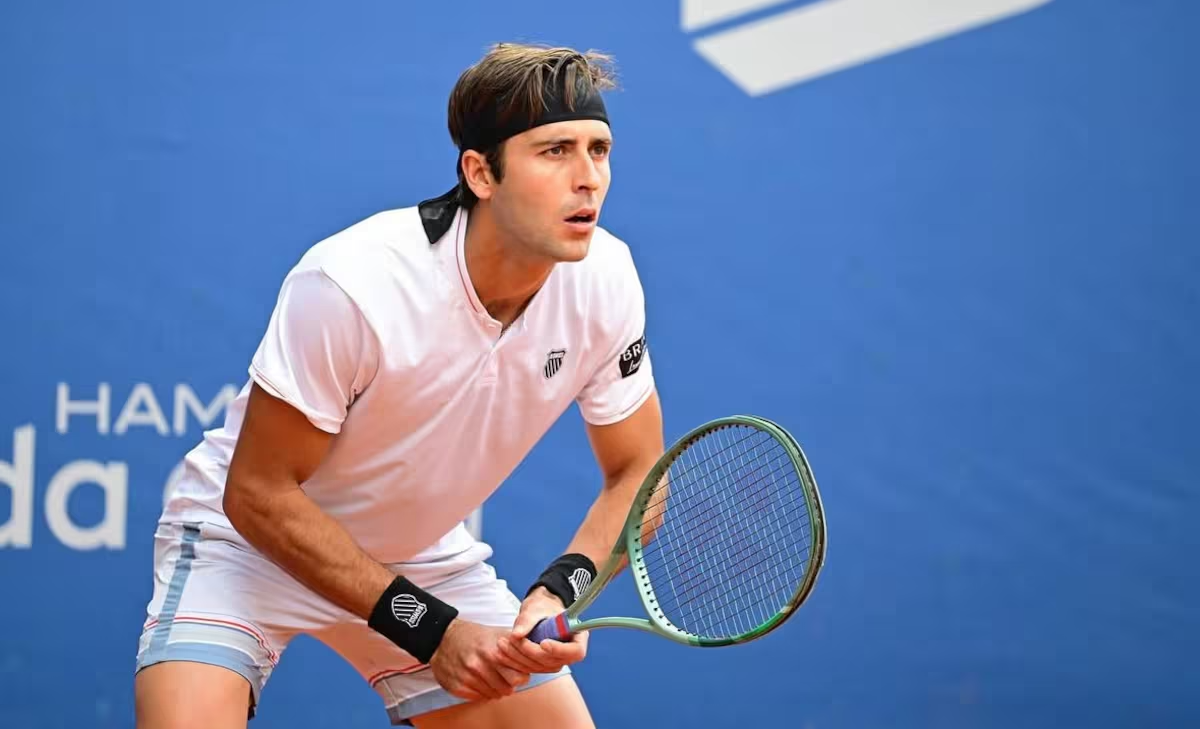 Orgullo platense: Tomás Etcheverry avanza con triunfo sólido en el Australian Open 2026