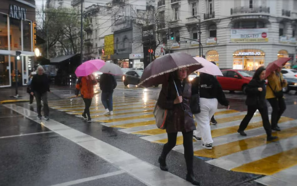 Sábado nublado y con viento: alertan por lluvias y tormentas en el AMBA