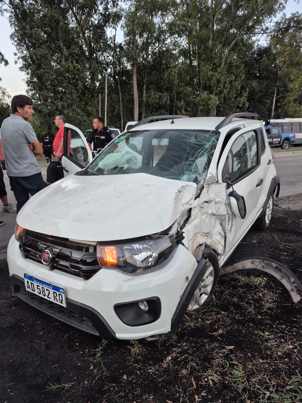 La Plata: detienen a un hombre con captura activa tras persecución y choque con colectivo
