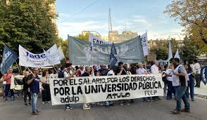 Docentes de la UNLP redefinen su plan de lucha en medio del conflicto por el financiamiento universitario