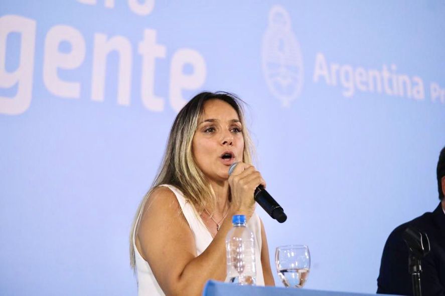 Malena Galmarini presentó un proyecto para prohibir los celulares en las cárceles: “No pueden seguir siendo call centers del delito”