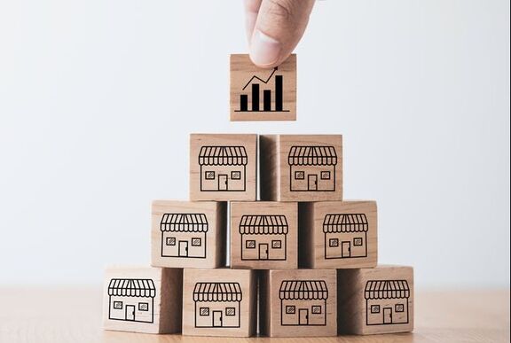 La revancha del freezer: cómo una empresa argentina convirtió la crisis en un modelo de microfranquicias que factura hasta u$s 7.000 por local