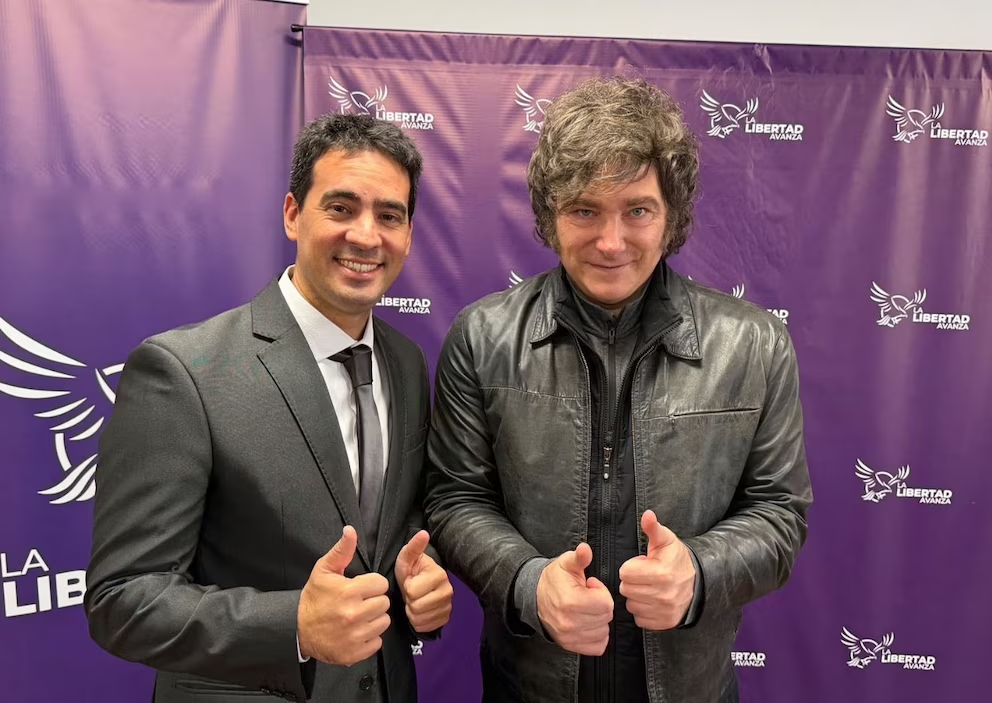 Milei presentó a Adrián Ravier como nuevo vocero y reforzó el eje de la “batalla cultural” en la comunicación del Gobierno