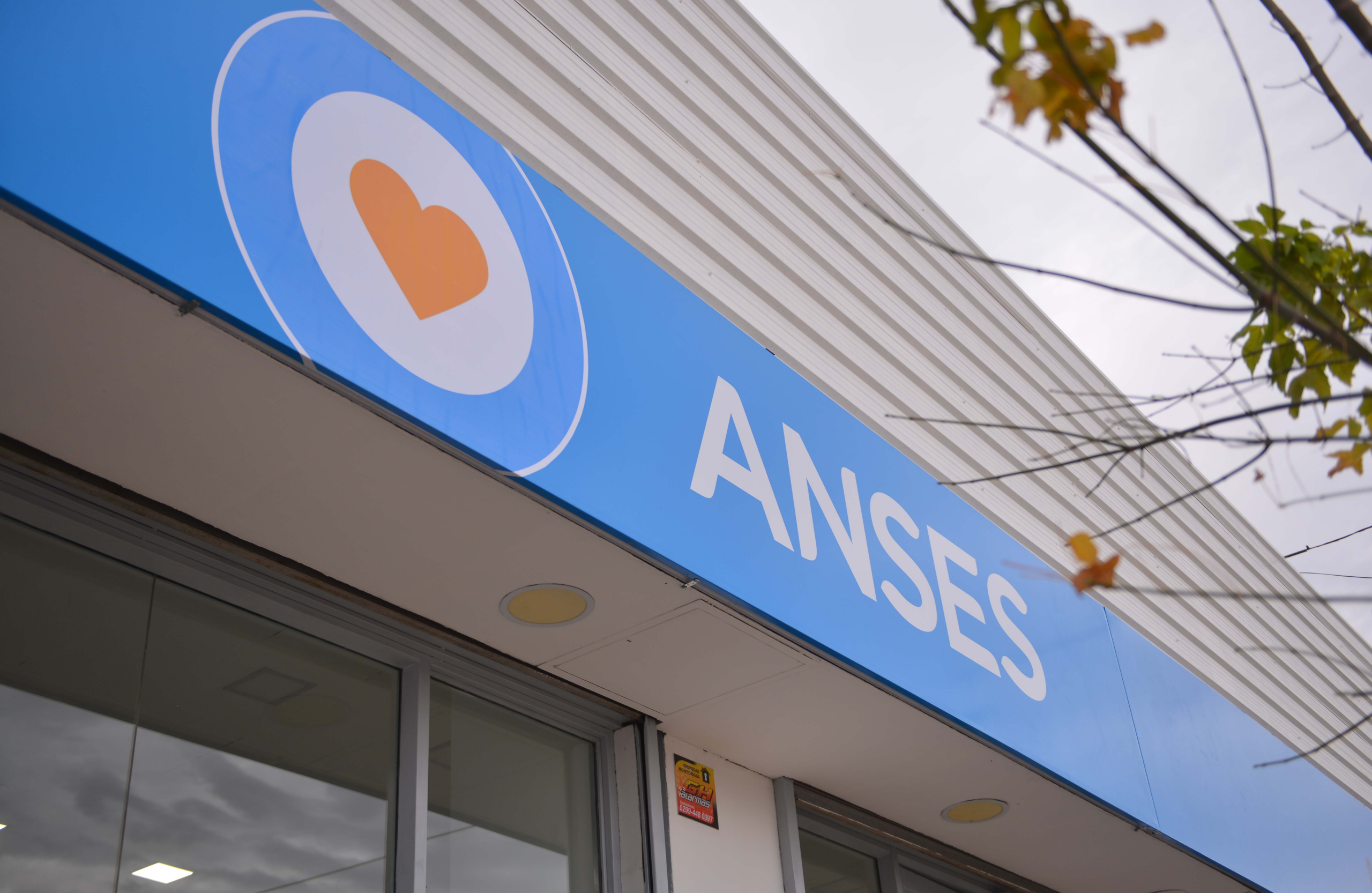 Cuándo cobran AUH, Tarjeta Alimentar y jubilados de ANSES en junio 2026: calendario completo