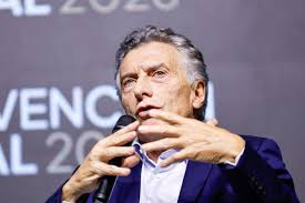 Mauricio Macri desembarca en Buenos Aires en medio de la crisis de Adorni y crece la presión sobre Javier Milei