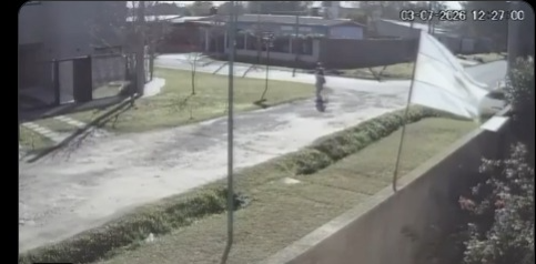 Intentaron robar una vivienda en La Plata y un detalle de uno de los sospechosos sorprendió durante el operativo