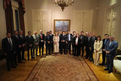 Gobernadores presionan a Milei y ya piensan en 2027: la alianza antikirchnerista que podría cambiar el mapa electoral