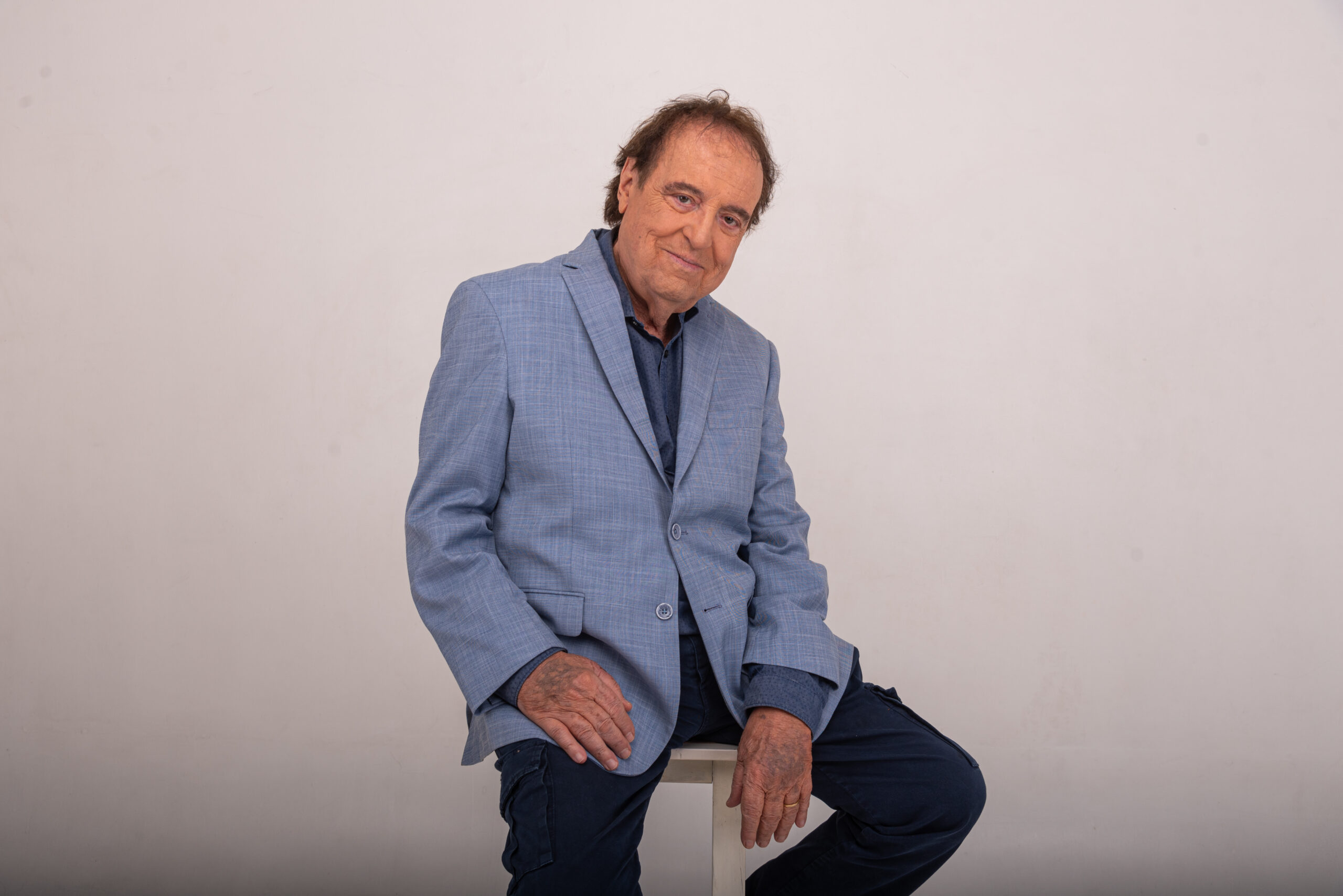 Dyango llega al Teatro Argentino de La Plata con su tour “Su Amigo Dyango”