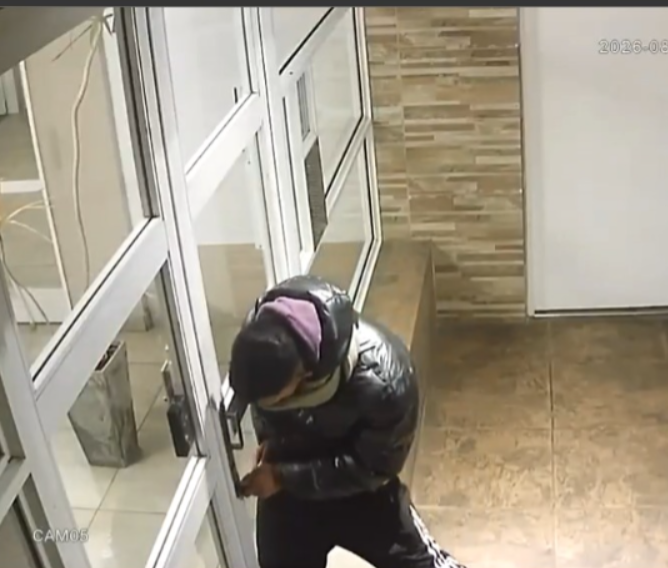 Robo en un edificio de La Plata: forzaron la puerta y se llevaron tres bicicletas