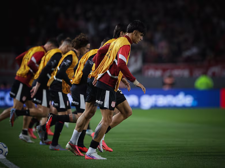Estudiantes ya piensa en Brasil: las claves que debe resolver para avanzar en la Copa Libertadores