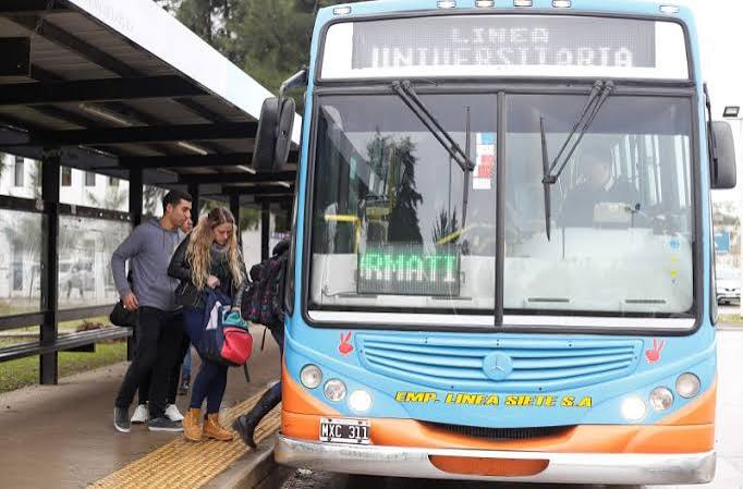 Boleto estudiantil en La Plata: quiénes lo recuperan en noviembre, qué trámite deben hacer